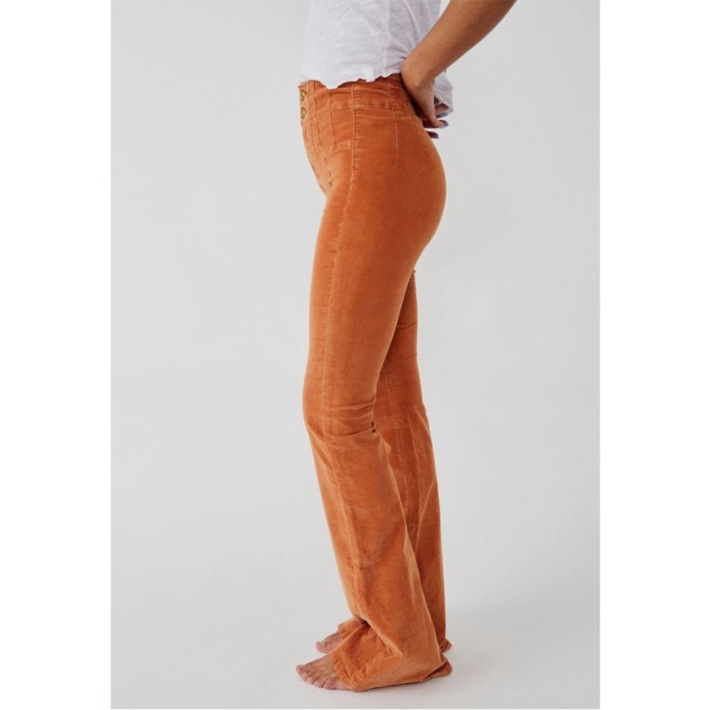 NEW WITH TAGS! Free People Jayde Cord Flare Jeans / Cognac - Size 31 - Picture 4 of 7